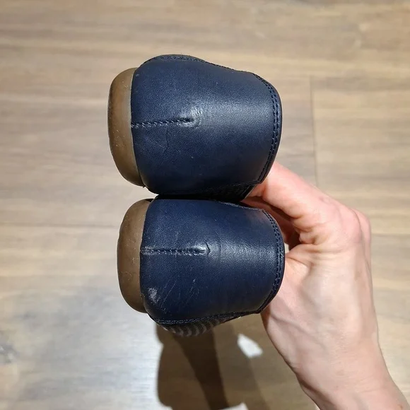 Geox Navy Patent Leather Perforated 'Lola' Ballet Flats (Size EU 37/US 6.5) - Picture 6 of 8